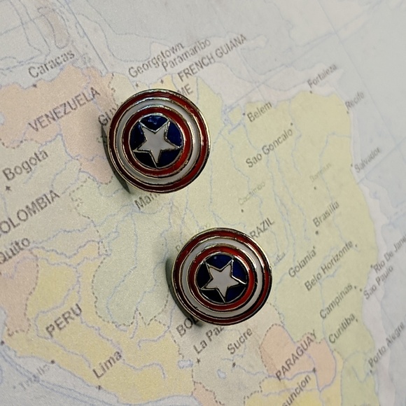 Captain America stud earrings - Picture 2 of 8